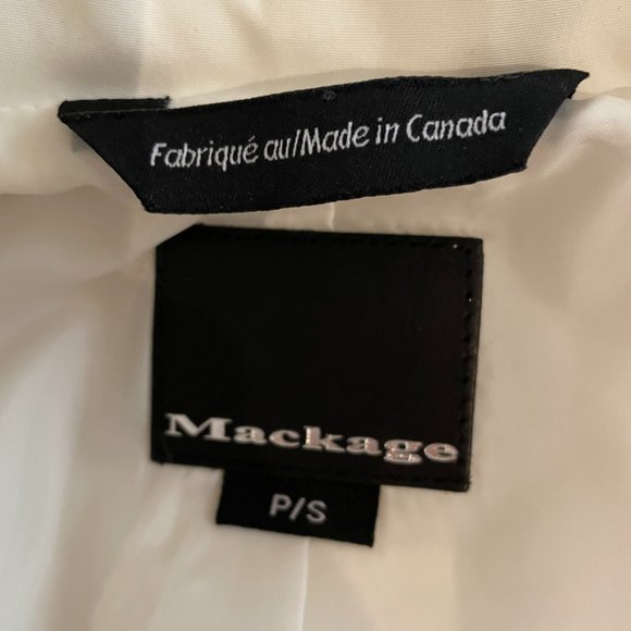 Beautiful Mackage Trench Coat with Leather belt and details - Picture 7 of 10